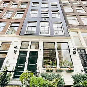 https://flinder-amsterdam.amsterdamhotelsnl.com