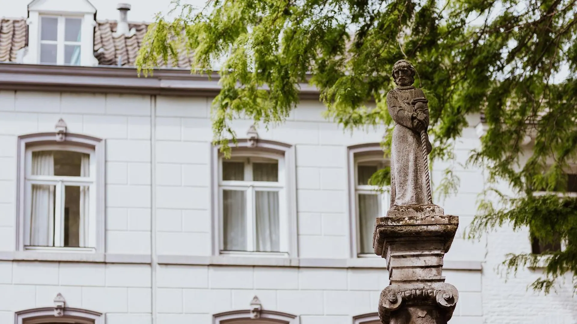 Townhouse Maastricht & Spa 4*,